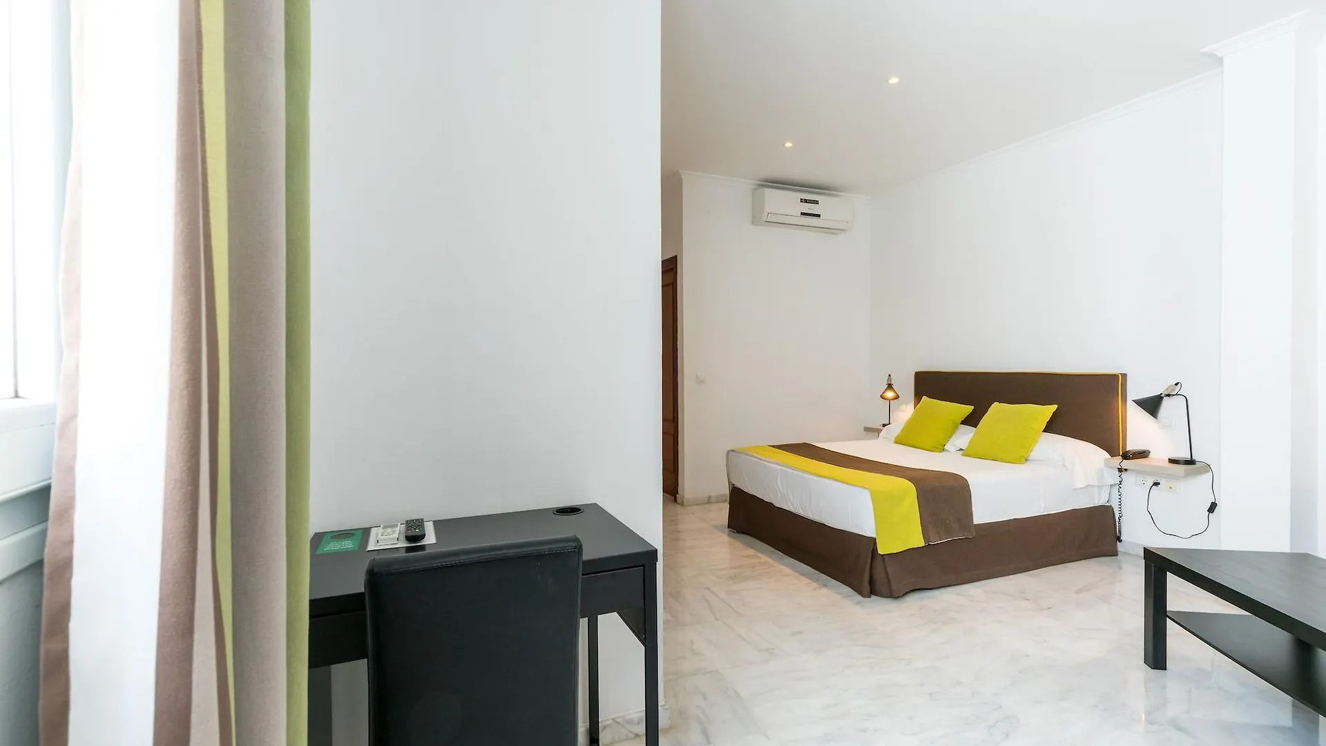 Cool Sevilla Hotel 2*, Siviglia